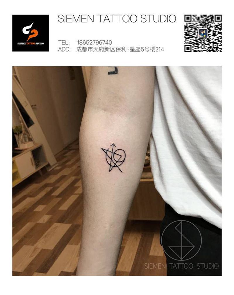 漫威纹身图片_手臂几何漫威纹身图案