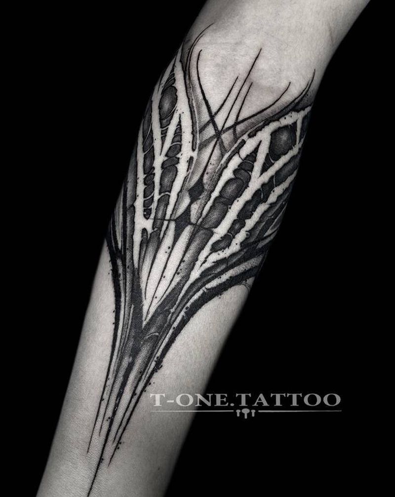 T-one纹身图片_手臂花体字原创纹身图案