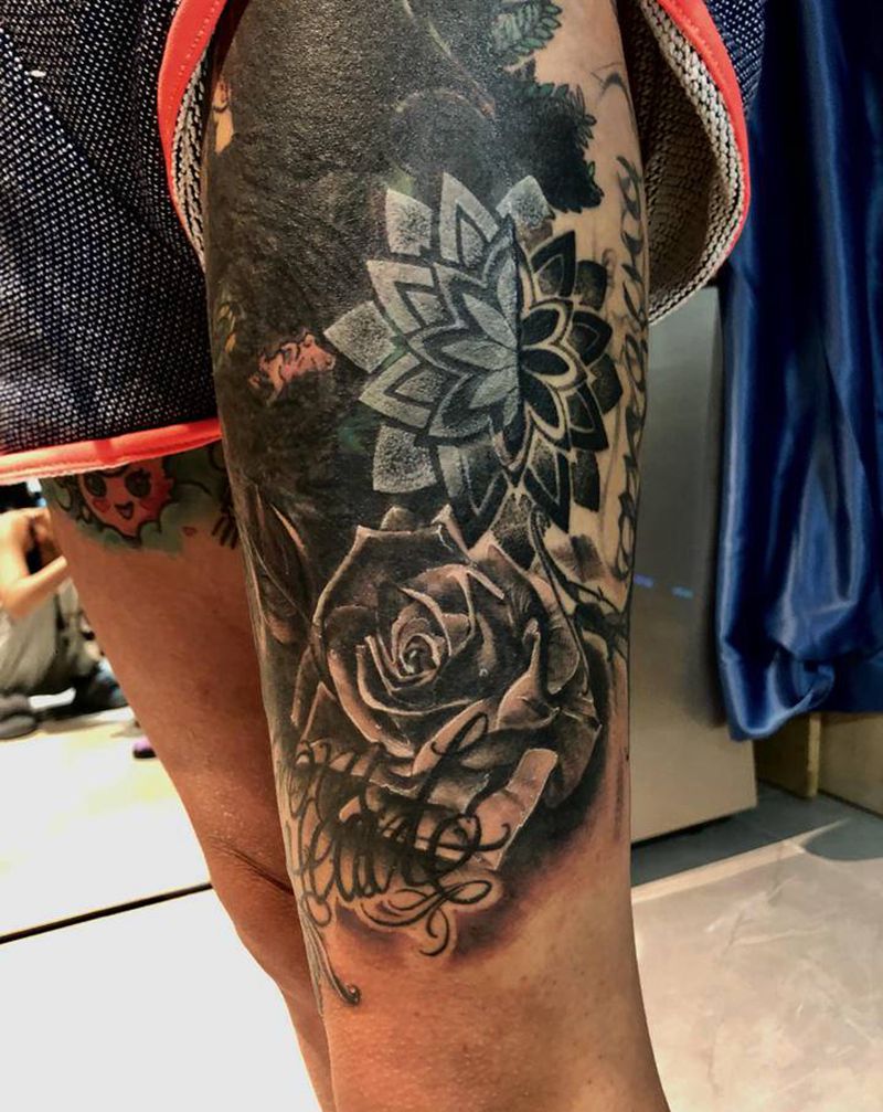 遮盖纹身纹身图片_臀部腿部花体字欧美写实纹身图案