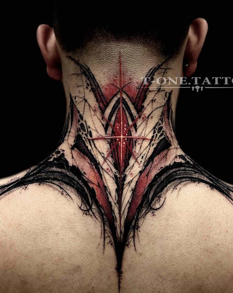 T-one纹身图片_颈部花体字纹身图案