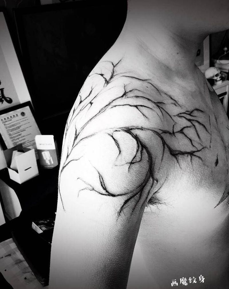 手绘枯藤老树昏鸦纹身图片_肩部New School纹身图案