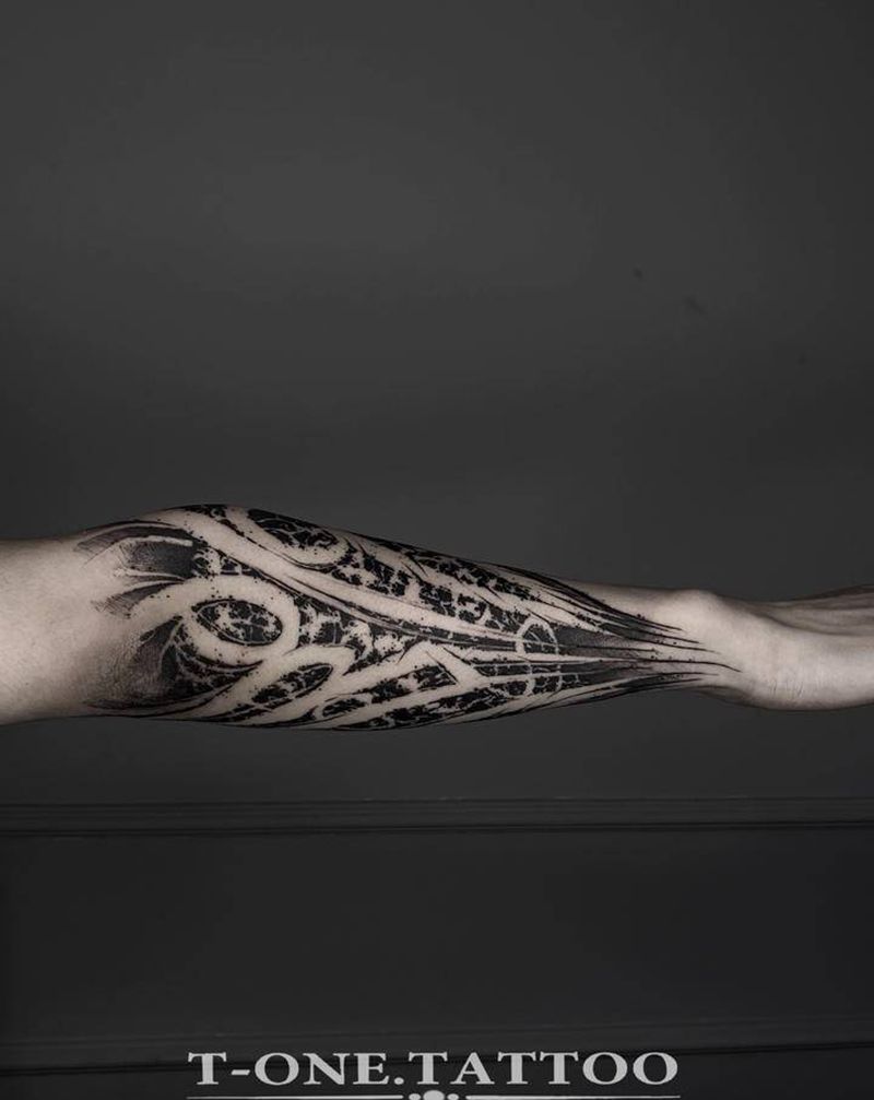 T-one纹身图片_手臂花体字纹身图案