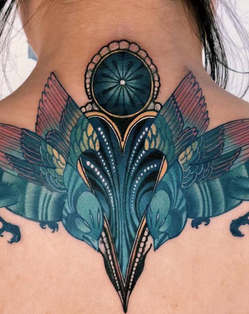 遮盖纹身图片_背部New School鸟纹身图案