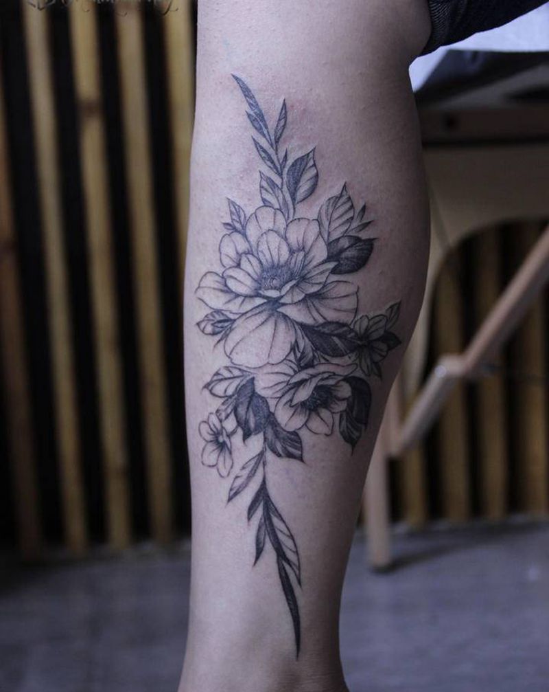 素花纹身图片_腿部素花纹身图案