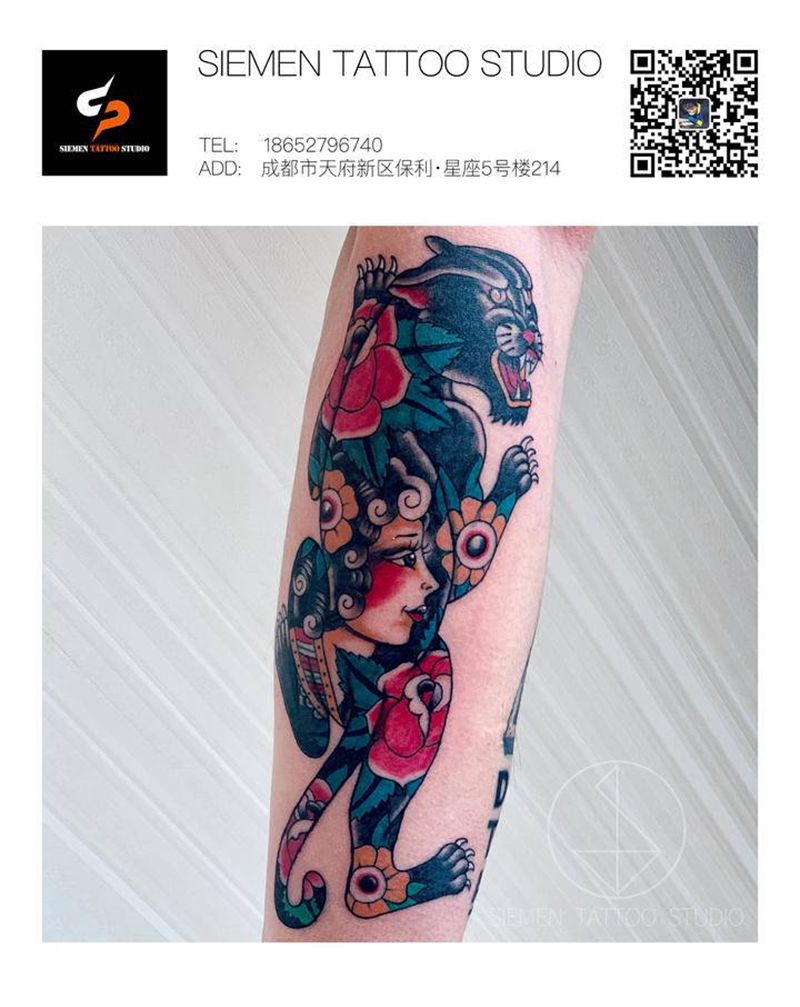 花豹纹身图片_手臂Old School豹子玫瑰花纹身图案