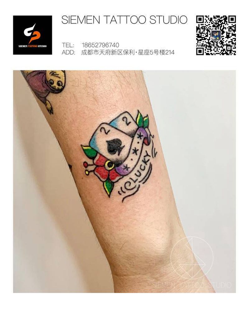 扑克♠️纹身图片_手臂Old School扑克花纹身图案