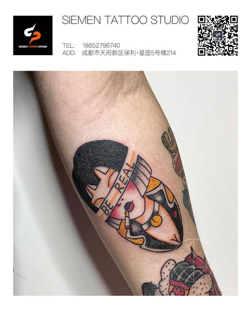 女孩纹身图片_手臂Old School女孩纹身图案