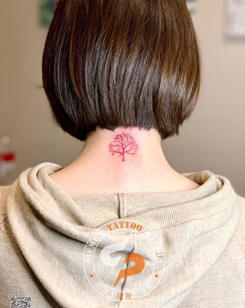 树纹身图片_颈部背部几何水彩树纹身图案