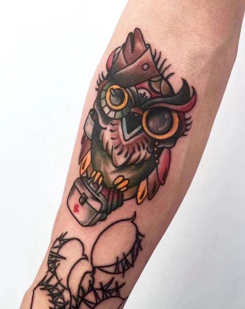 猫头鹰纹身图片_手臂Old School猫头鹰纹身图案