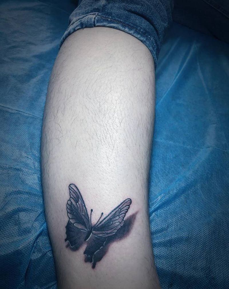 蝴蝶纹身图片_脚部欧美写实纹身图案