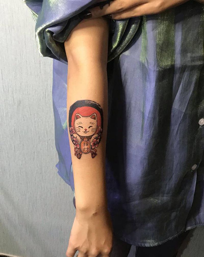 招财猫纹身图片_手部纹身图案