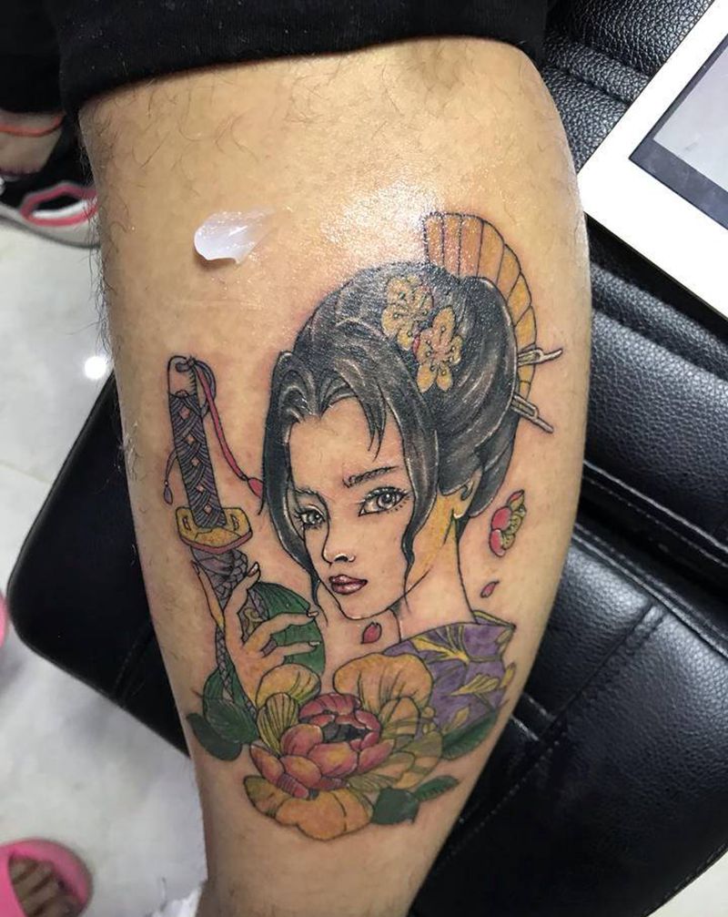 女武士纹身图片_腿部纹身图案