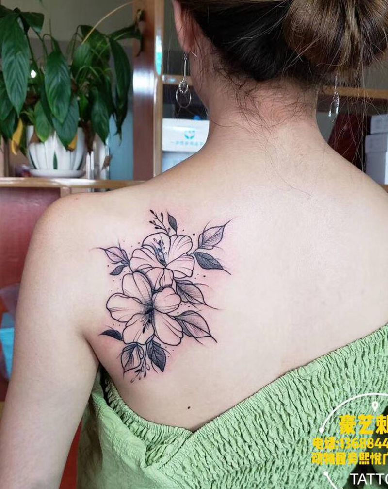 素花纹身图片_背部纹身图案