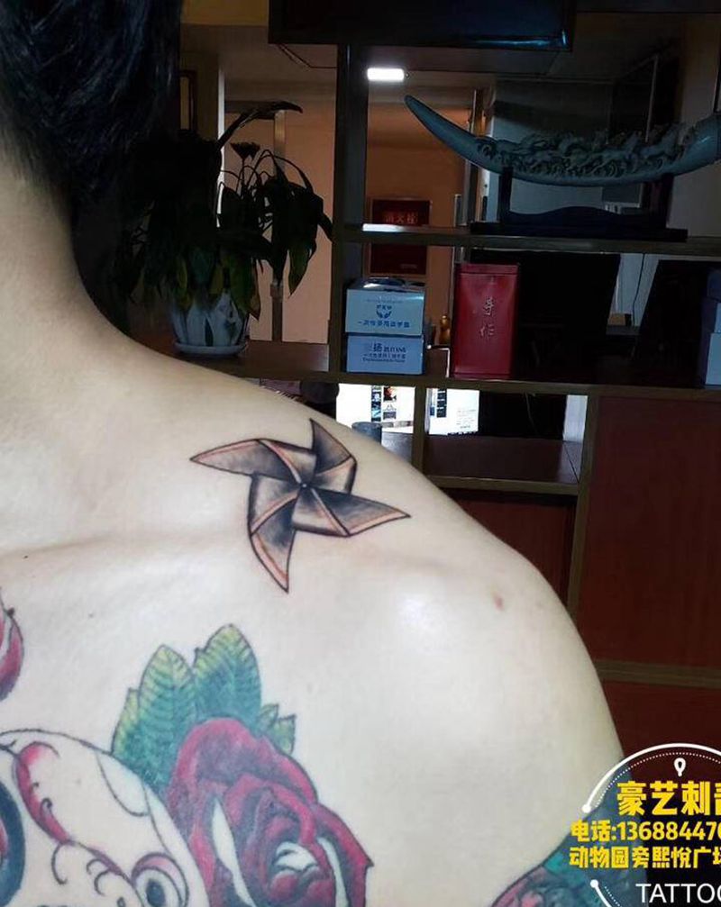 添加纹身图片_Old School纹身图案