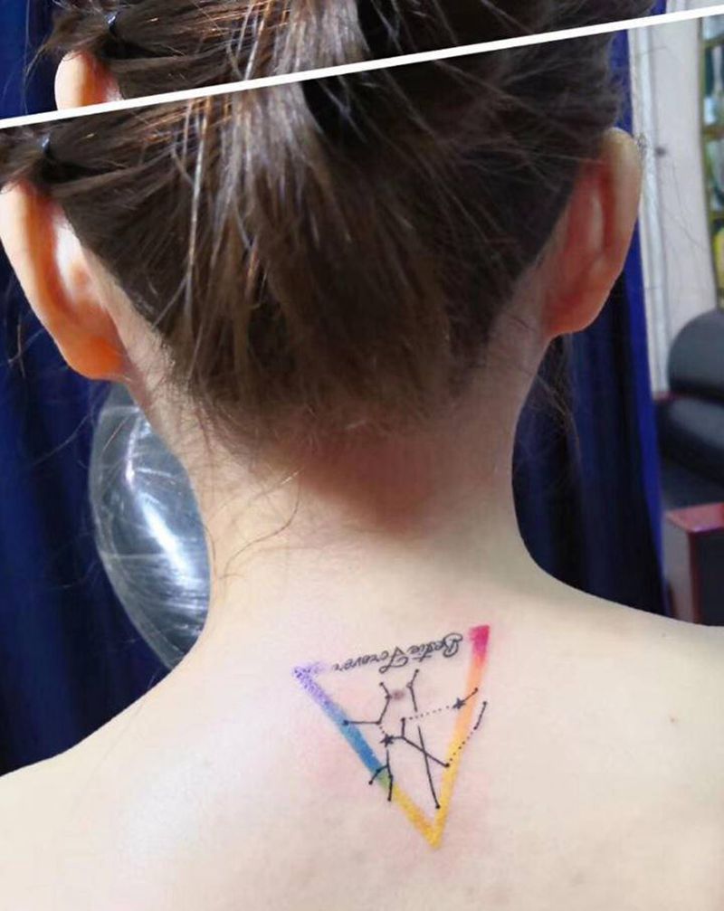 小清新纹身图片_背部纹身图案