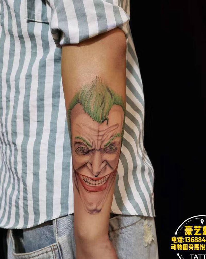 小丑纹身图片_手臂纹身图案