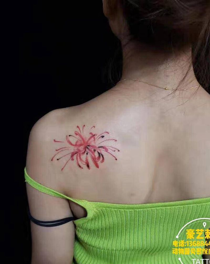 花纹身图片_背部纹身图案