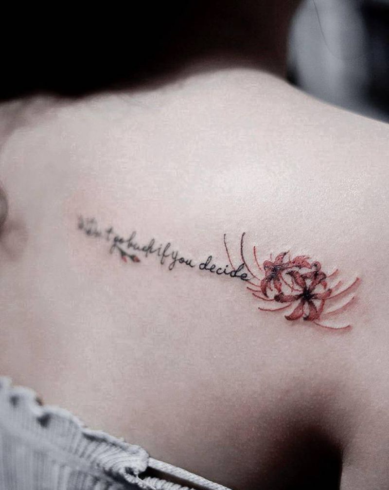 彼岸花纹身图片_肩部纹身图案