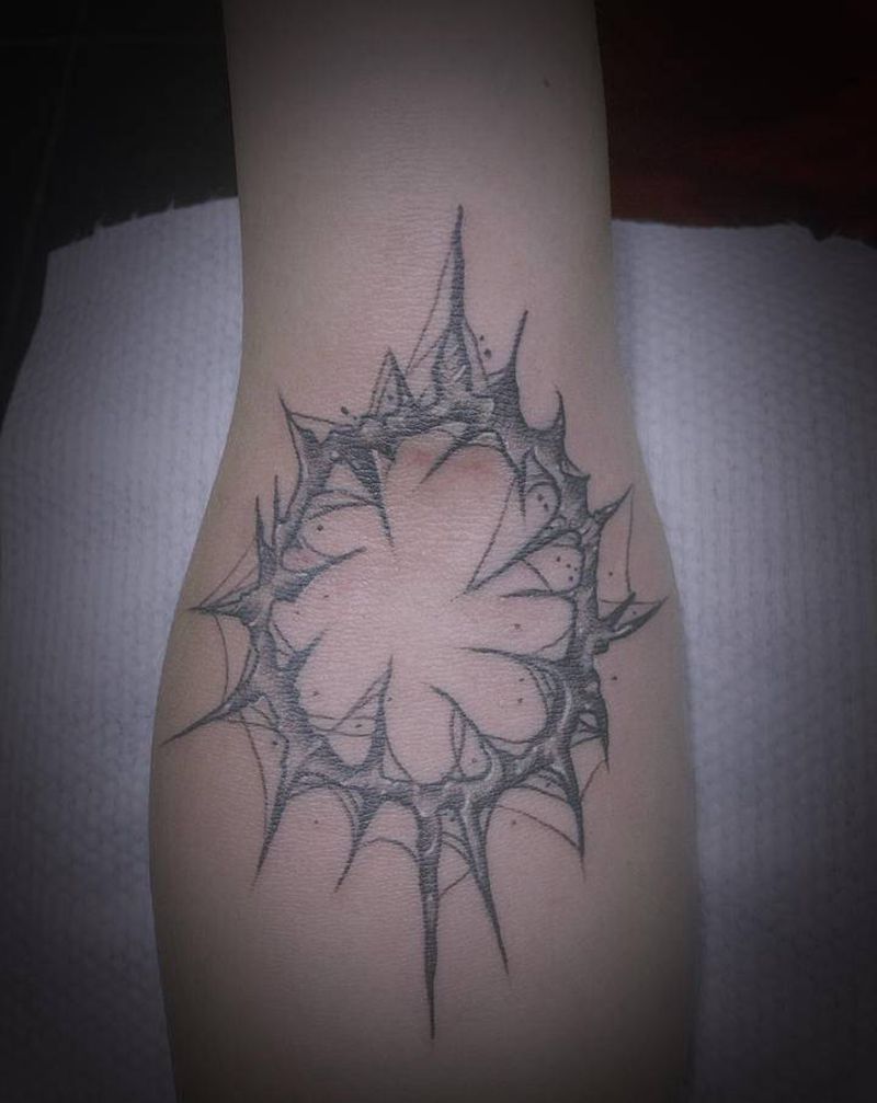 荆棘纹身图片_手臂几何纹身图案