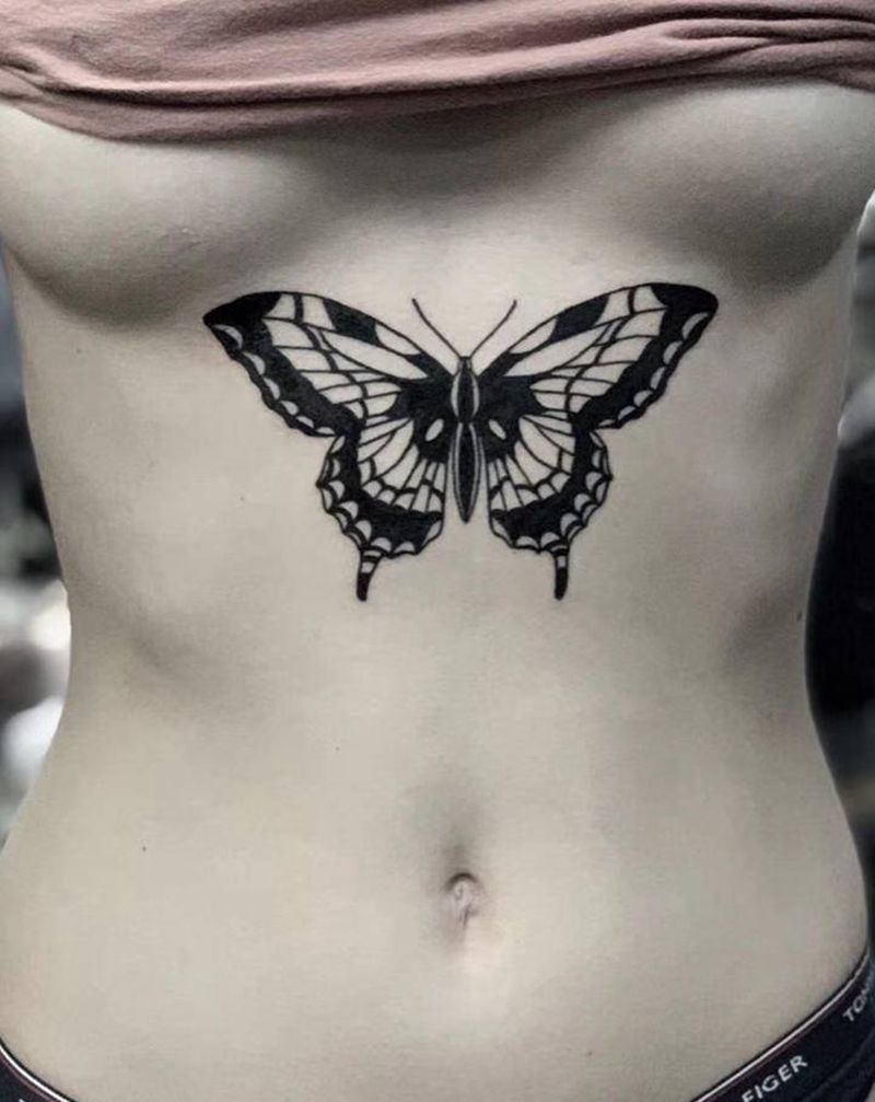 小姐姐一次扎俩纹身图片_腹部腰部纹身图案