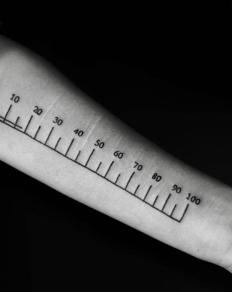 生命标尺纹身图片_手臂纹身图案