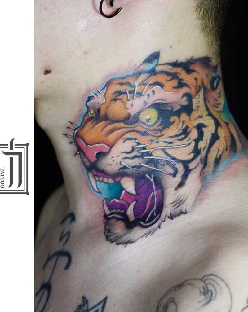 老虎纹身图片_颈部New School纹身图案