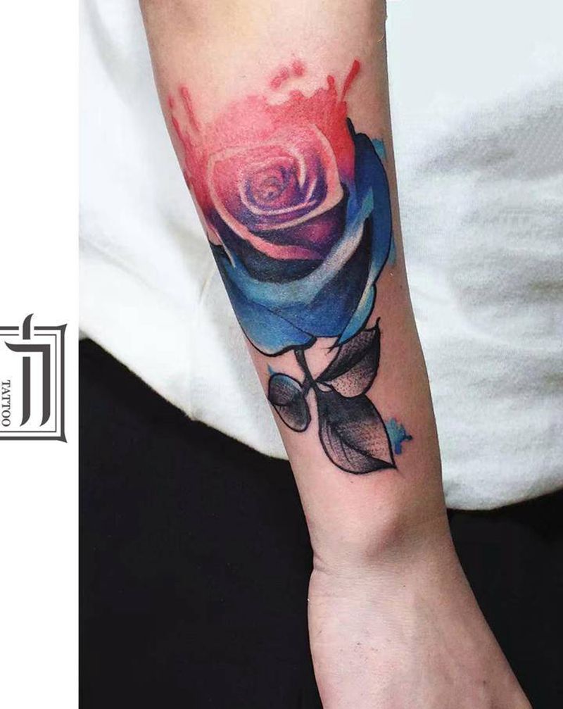玫瑰纹身图片_手臂水彩纹身图案