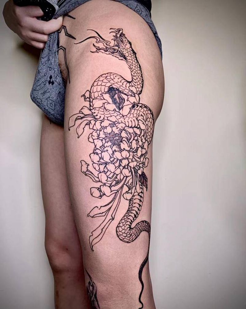 蛇纹身图片_臀部纹身图案