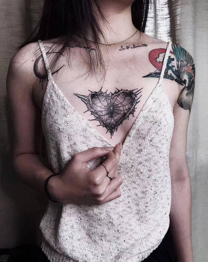 ❤️纹身图片_胸部纹身图案