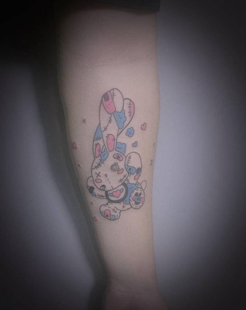 兔纹身图片_手部水彩纹身图案