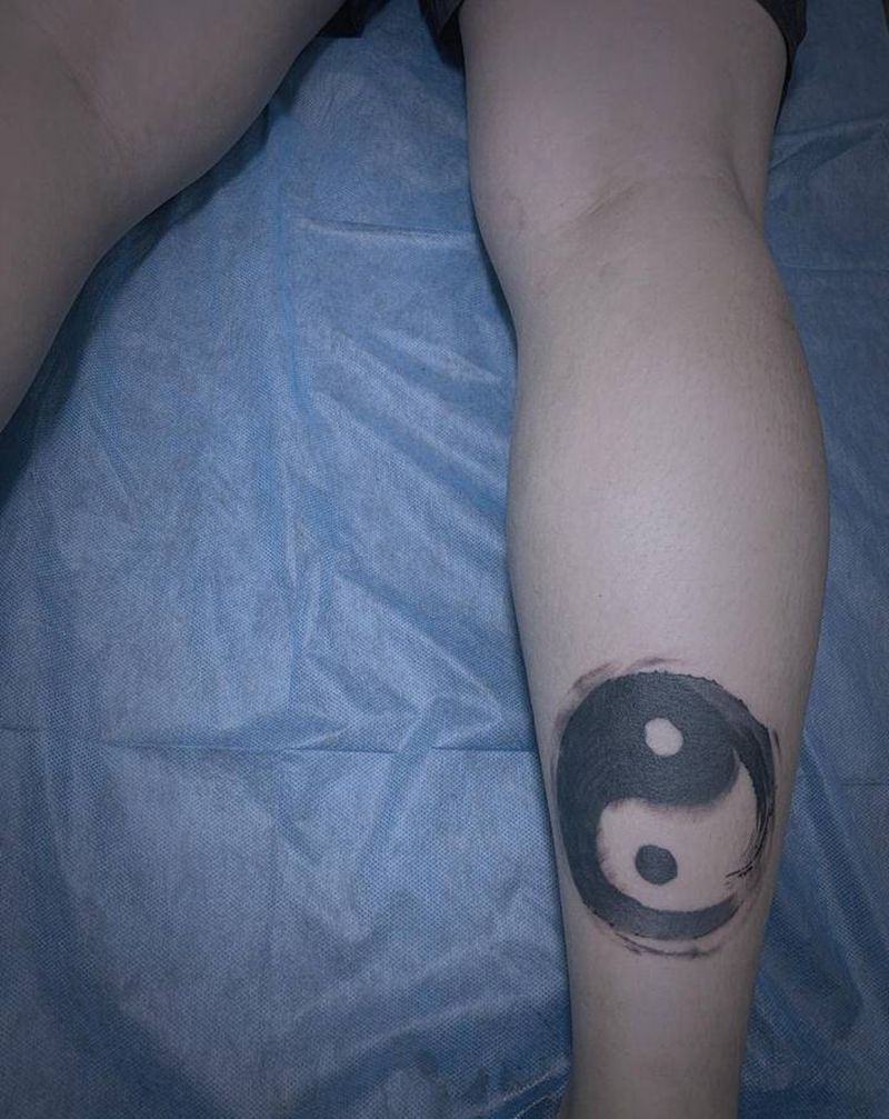太极纹身图片_腿部水墨纹身图案