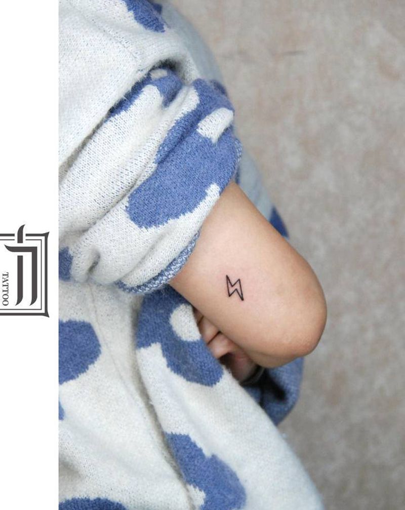 小电电纹身图片_手臂小清新纹身图案