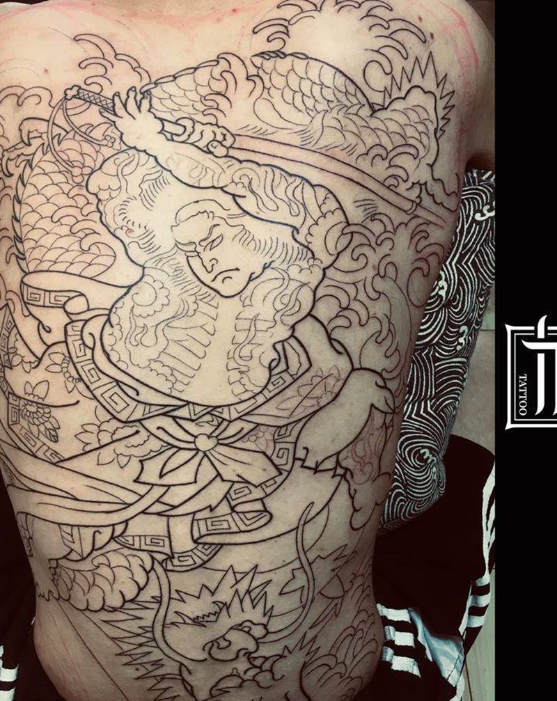 满背纹身图片_背部老传统纹身图案
