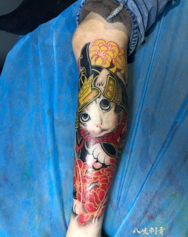武士猫纹身图片_腿部新传统纹身图案