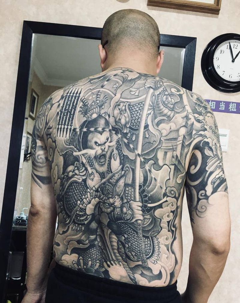 猴子纹身图片_背部新传统纹身图案