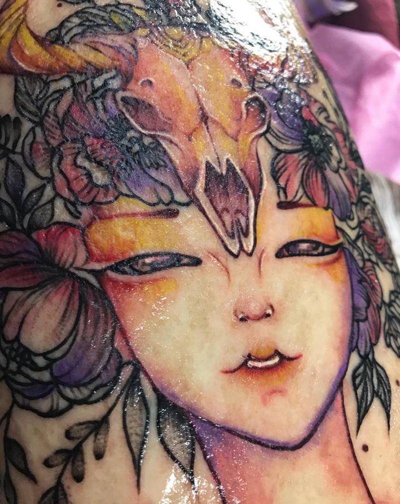 大腿烫伤遮盖-金牛座女孩纹身图片_腿部水彩花 金牛座纹身图案