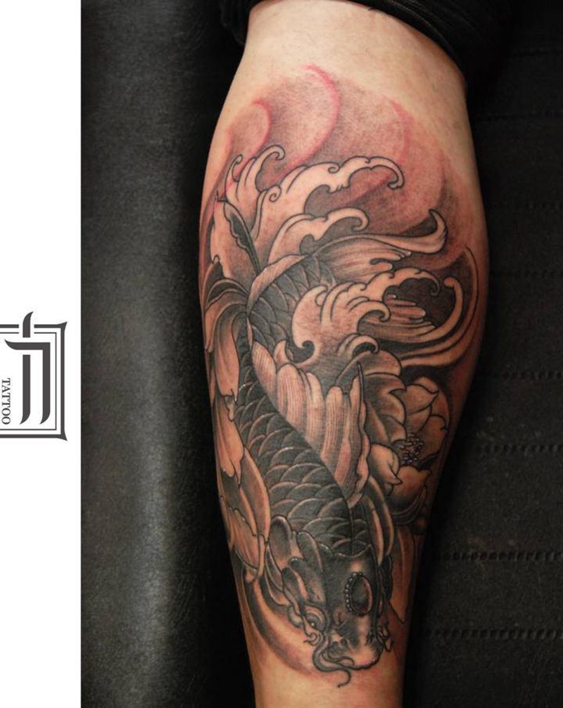 鱼 翻新纹身图片_腿部新传统纹身图案