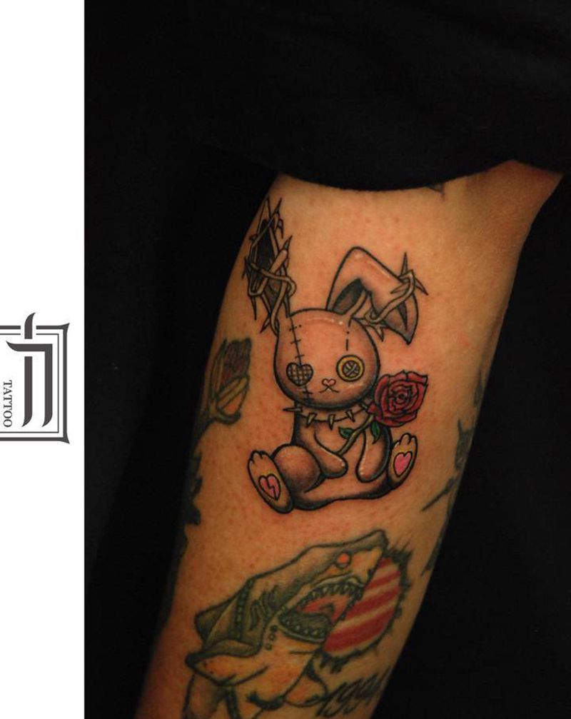 布偶兔纹身图片_手臂New School纹身图案