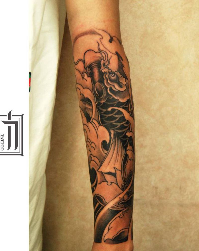 鱼纹身图片_手臂新传统纹身图案