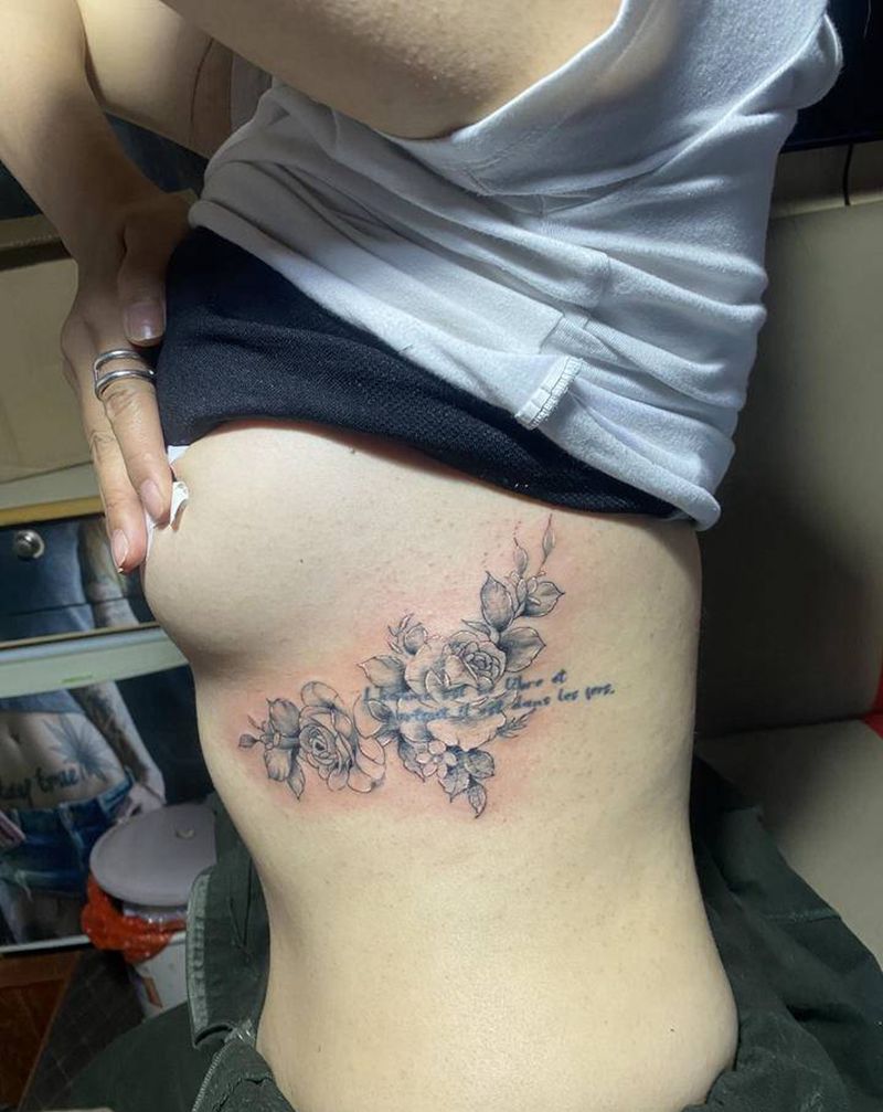 胸花纹身图片_胸部纹身图案