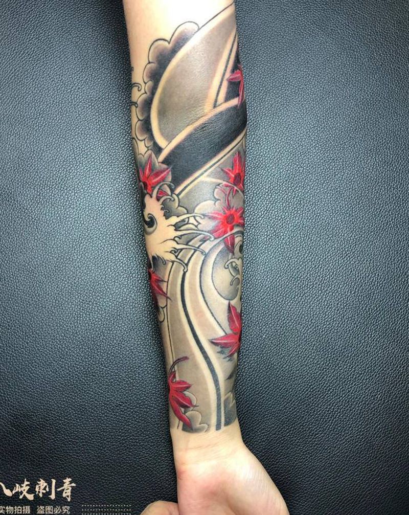 浪花枫叶纹身图片_新传统纹身图案