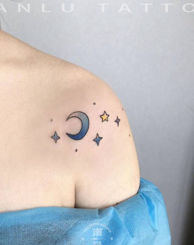 日常小清新纹身图片_背部肩部纹身图案