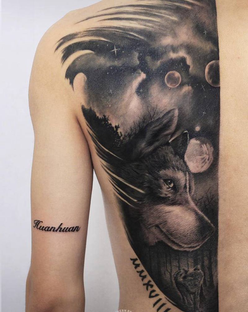 夜月守护纹身图片_背部欧美写实狼纹身图案