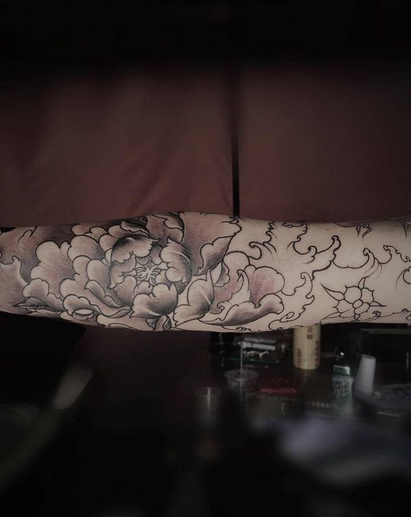 花臂添加纹身图片_肩部手臂新传统老传统樱花浪花花臂纹身图案