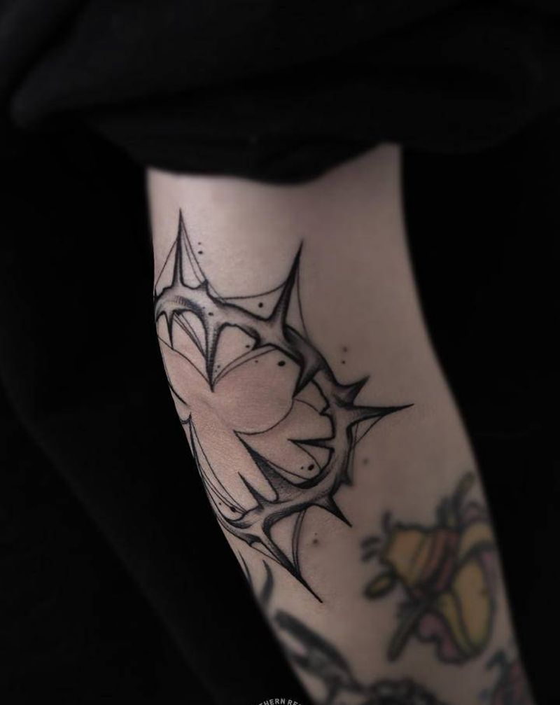 荆棘肘环纹身图片_手臂纹身图案