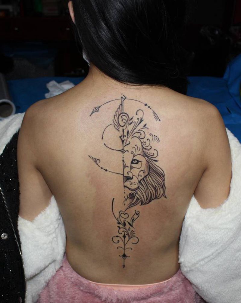 脊柱纹身狮纹身图片_背部花体字图腾纹身图案