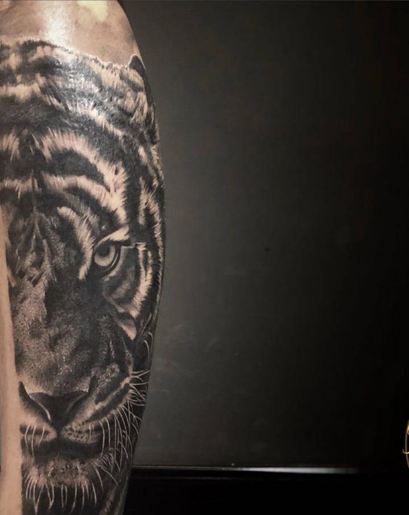 Tiger纹身图片_腿部欧美写实点刺纹身图案