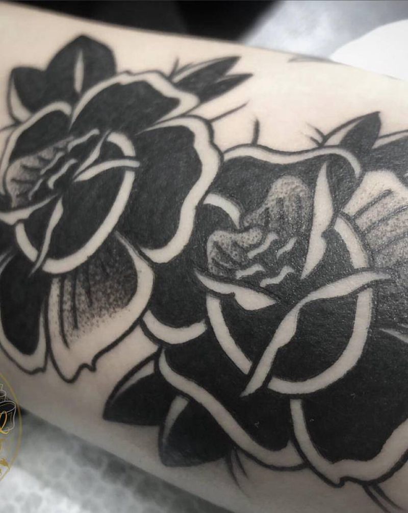 oldschool黑玫瑰纹身图片_手臂Old School纹身图案