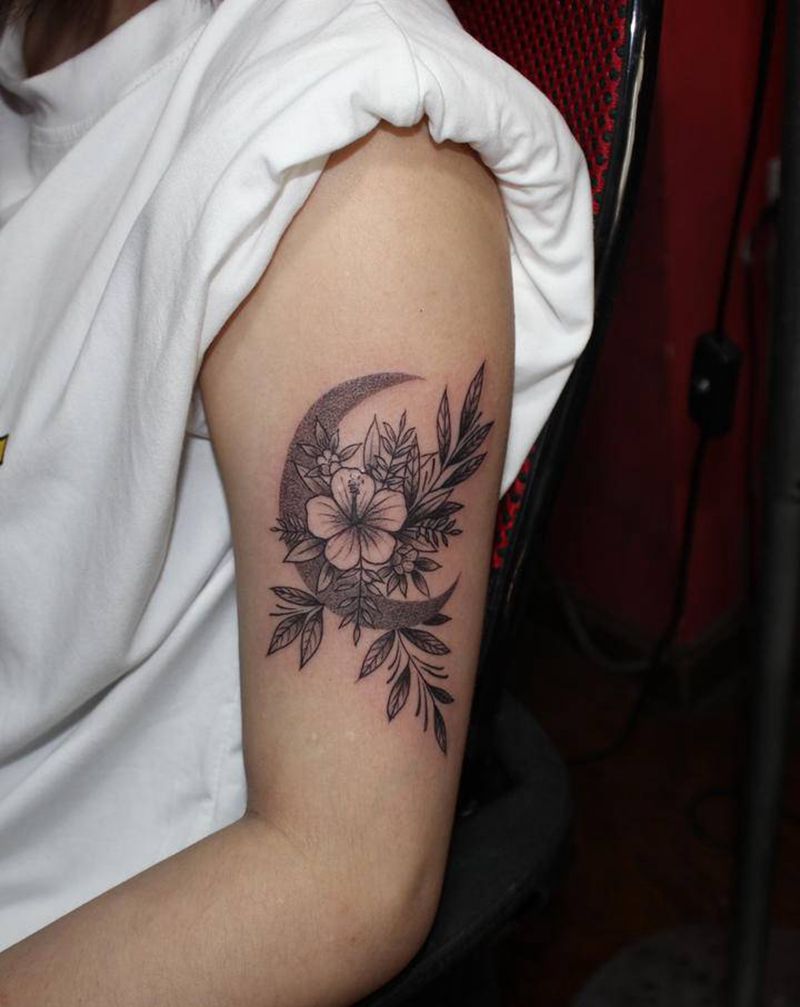 素花月亮纹身图片_手臂点刺新传统纹身图案