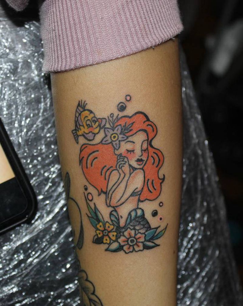 school美人鱼纹身图片_手臂Old SchoolNew School卡通美人鱼纹身图案